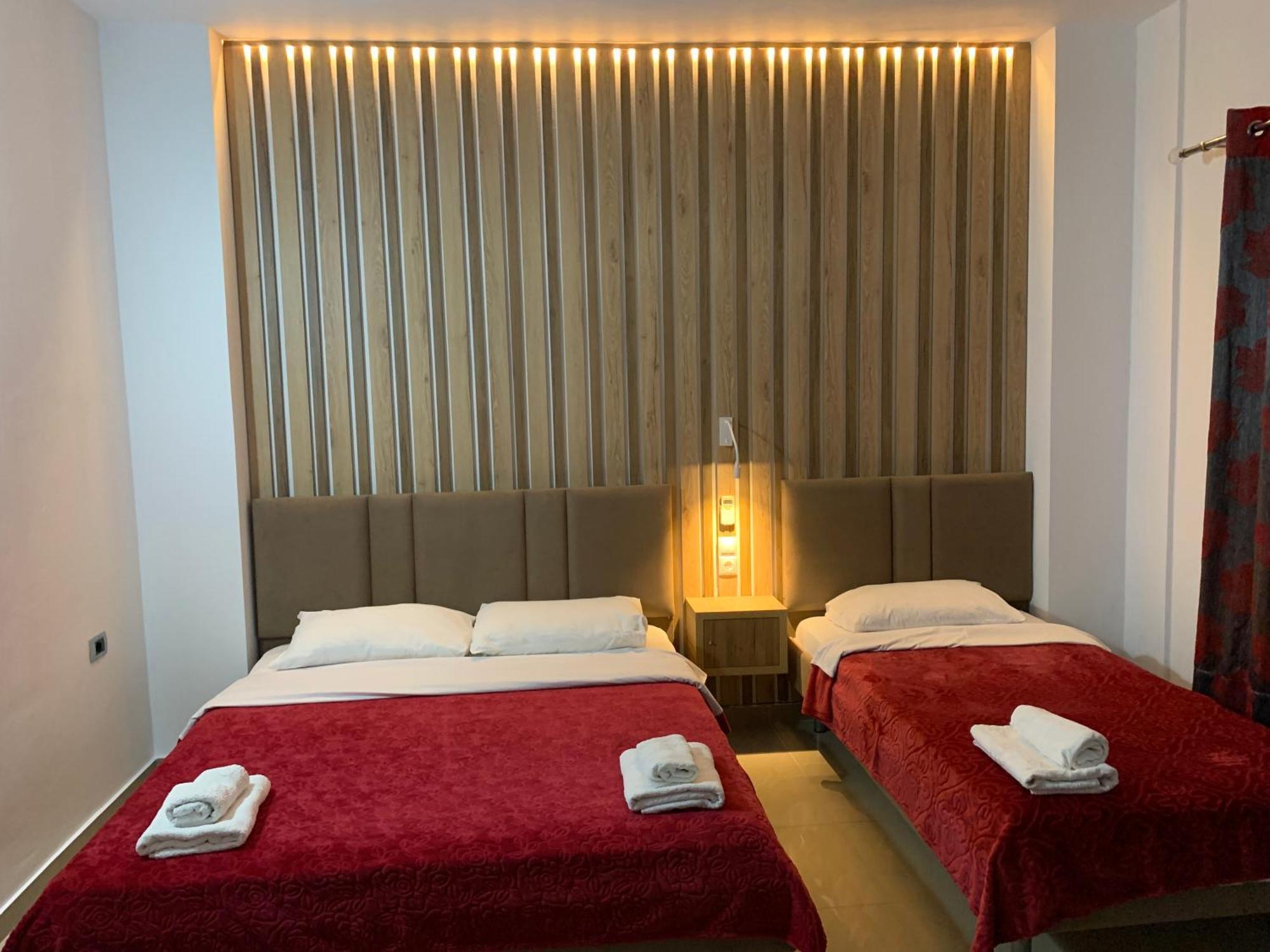 Hotel Piazza Saranda Kültér fotó