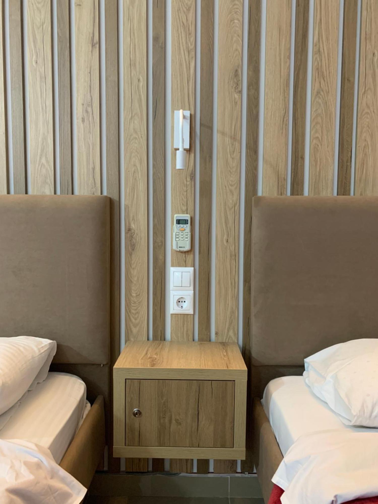 Hotel Piazza Saranda Kültér fotó