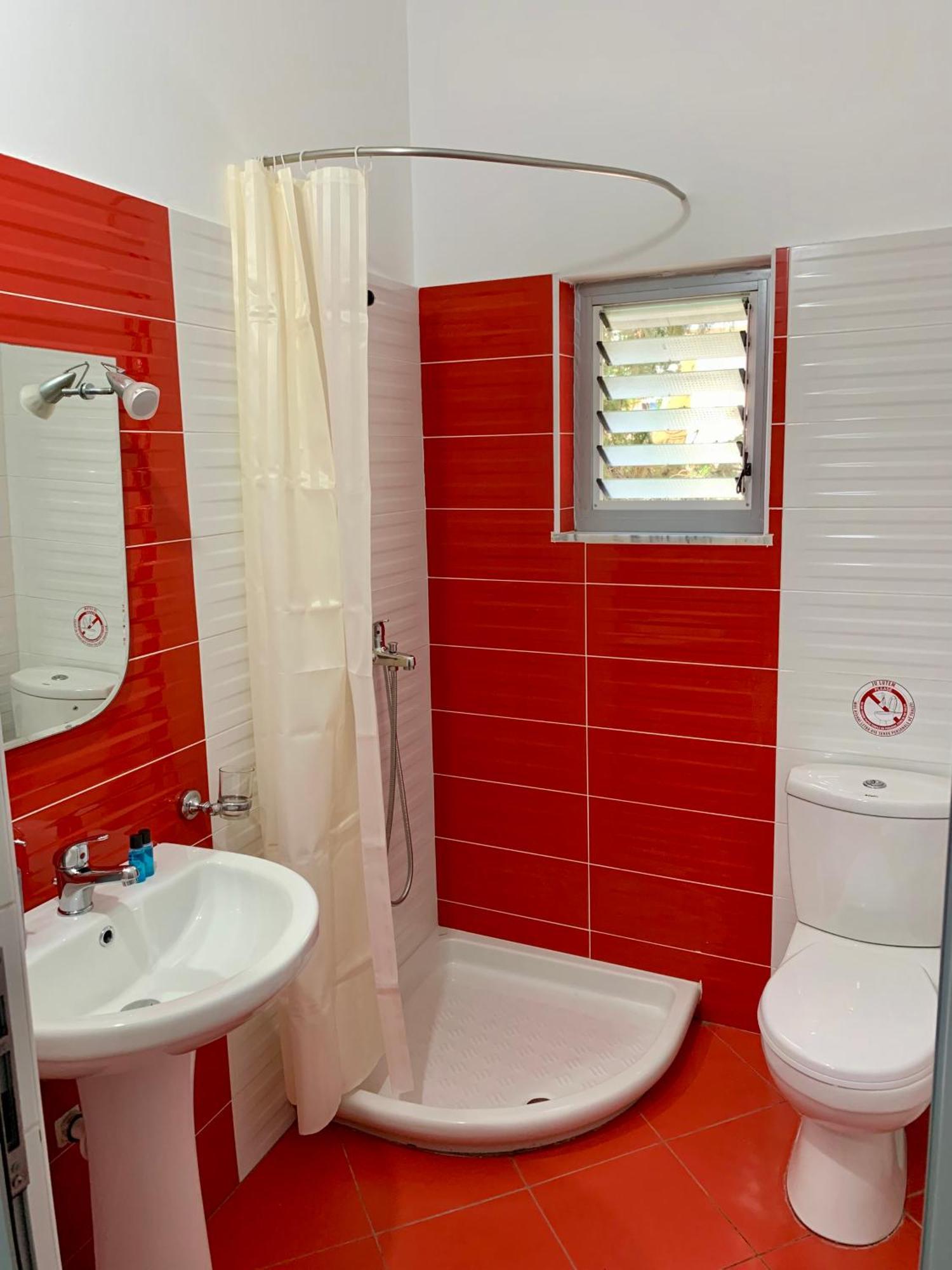 Hotel Piazza Saranda Kültér fotó
