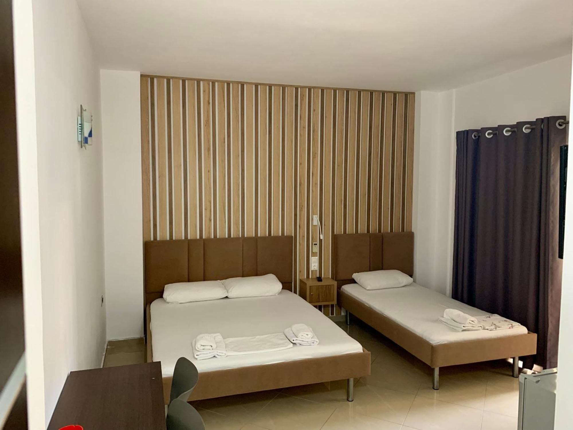 Hotel Piazza Saranda Kültér fotó