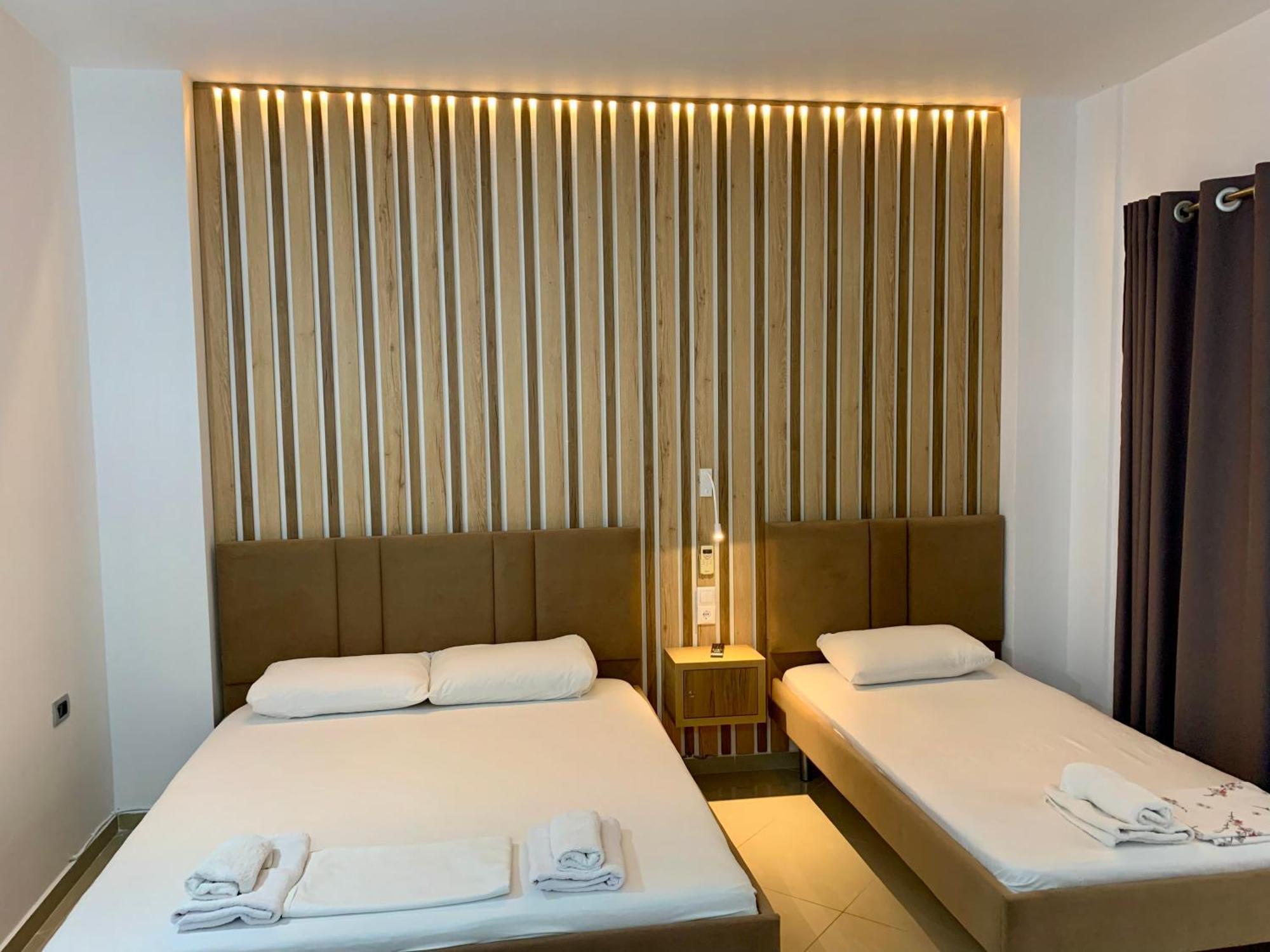 Hotel Piazza Saranda Kültér fotó