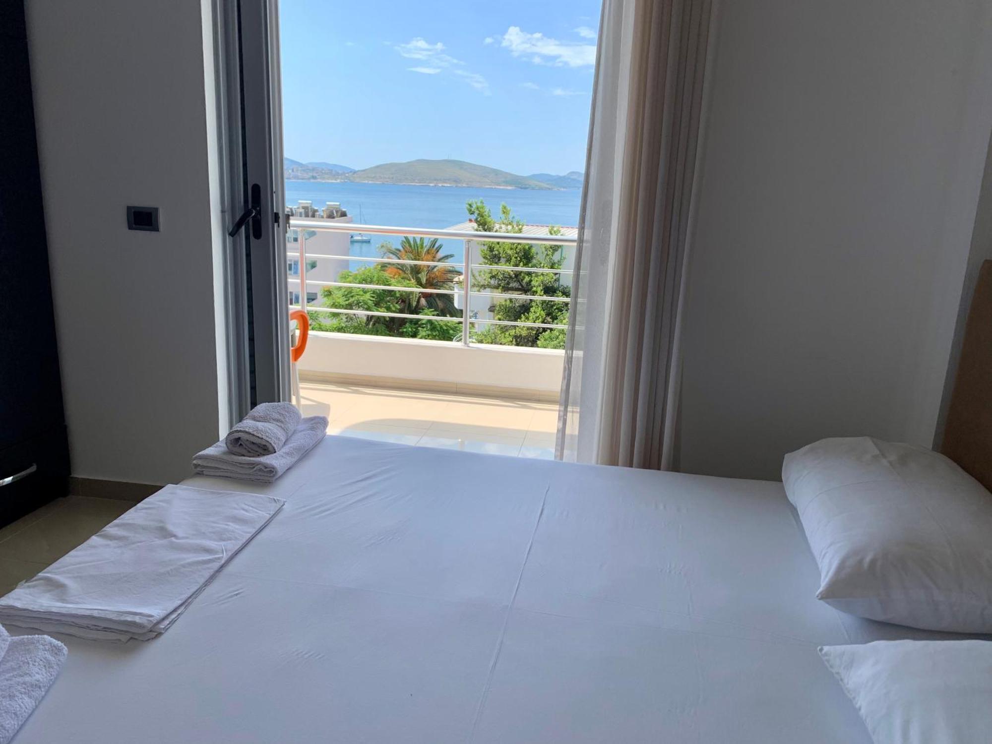 Hotel Piazza Saranda Kültér fotó