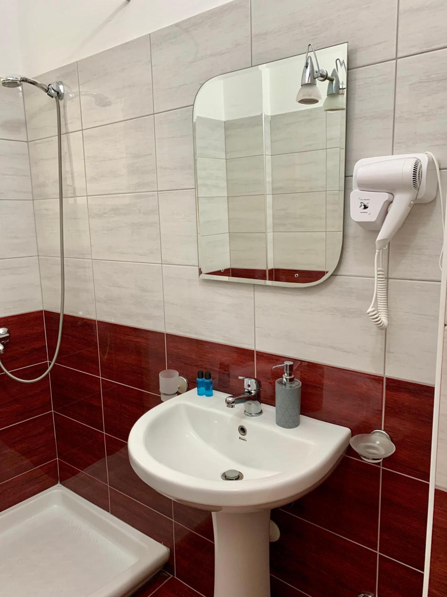 Hotel Piazza Saranda Kültér fotó