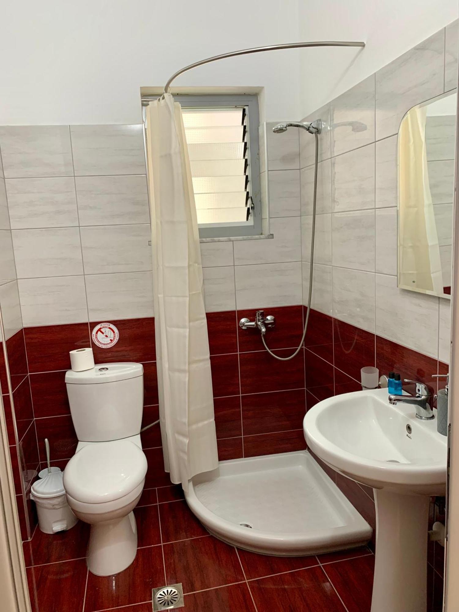 Hotel Piazza Saranda Kültér fotó