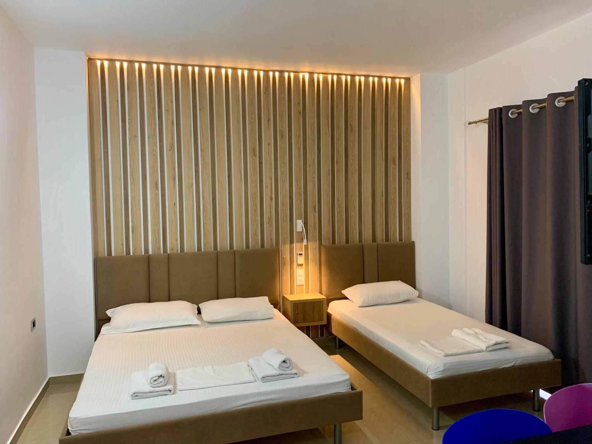Hotel Piazza Saranda Kültér fotó