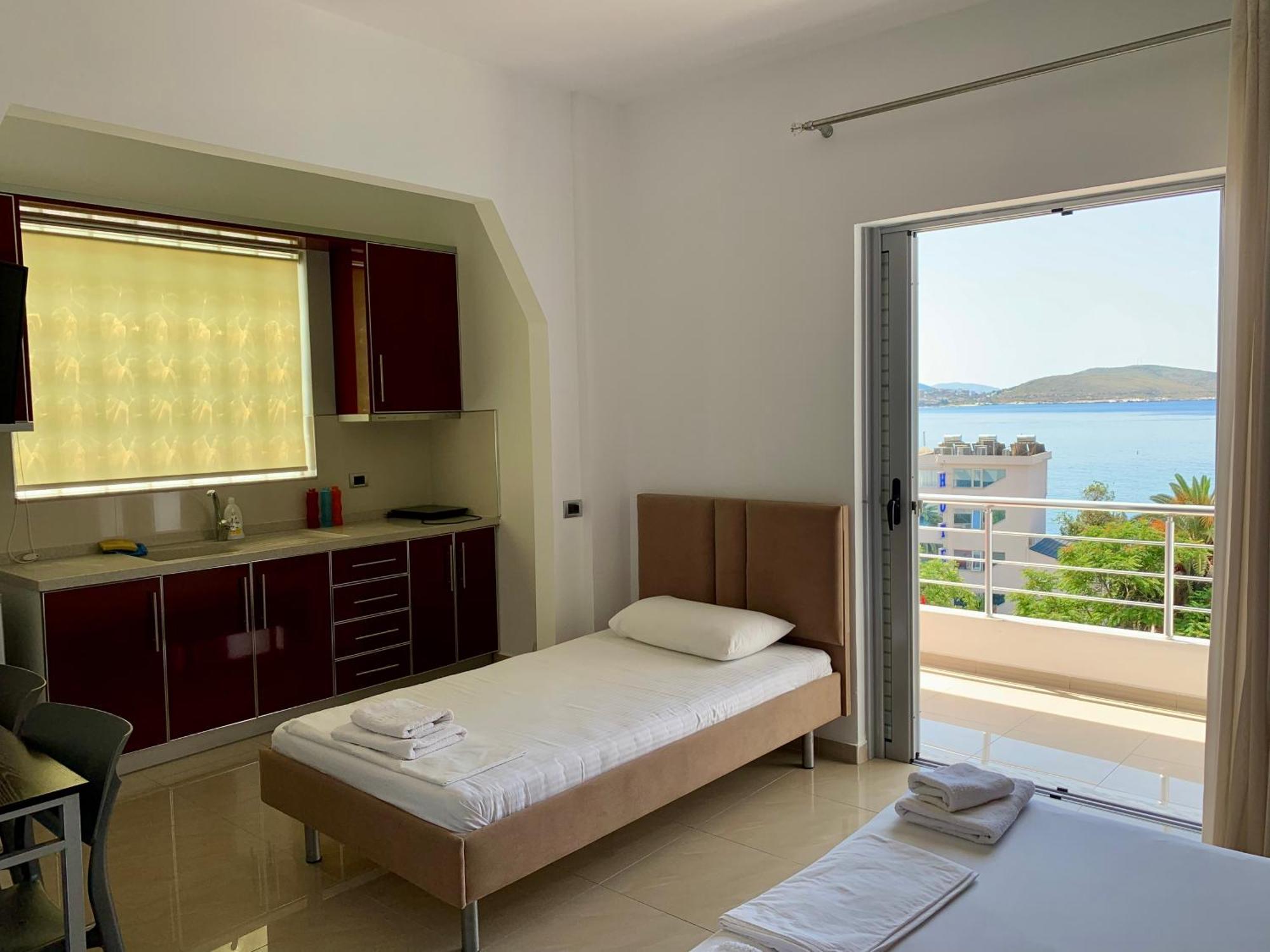 Hotel Piazza Saranda Kültér fotó